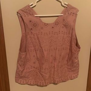 Loft eyelet top